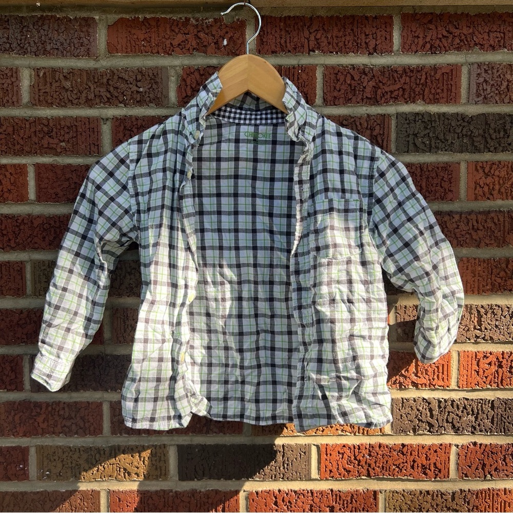 Cherokee White Black and Green Plaid Button Down Collared Shirt